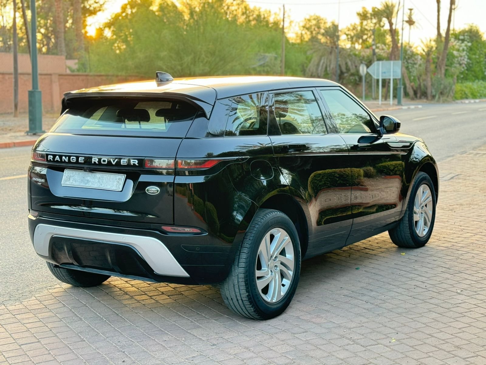 Lazrak auto Range rover evoque 2019 